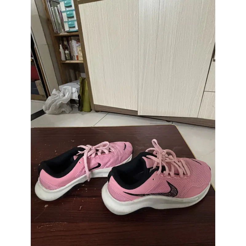 Giày Nike hồng mua tại store Japan 674884