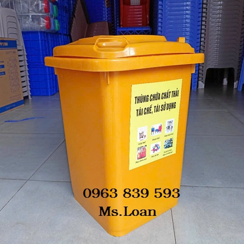 Thùng rác nhựa 60L nắp kín có bánh xe mới 100% 545154