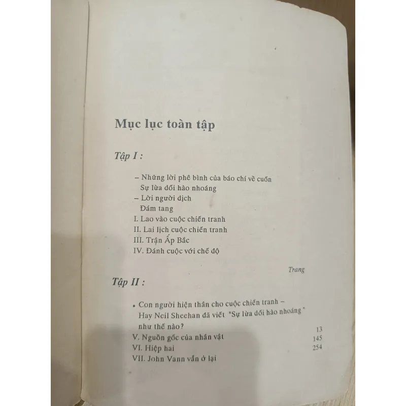 Sự lừa dối hào nhoáng  1019013