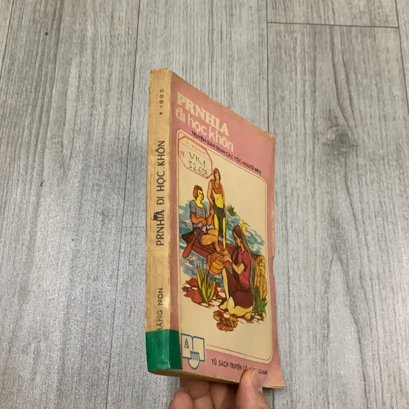 Prnhia đi học khôn 1985. 10a1 1025685