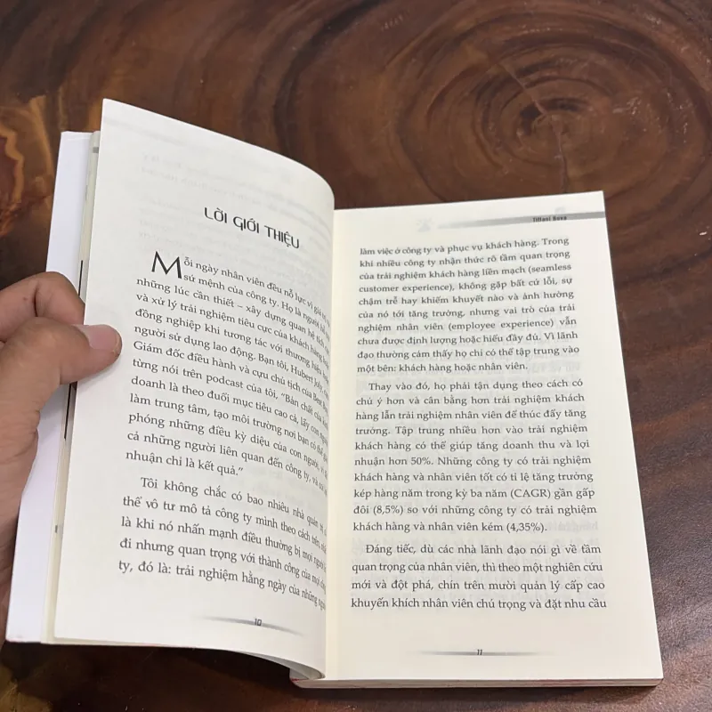 II Sách Kỹ Năng: Dẫn Dắt Một Bầy Sói Hay Chăn Một Đàn Cừu - Tiffani Bova - 2025 1001701