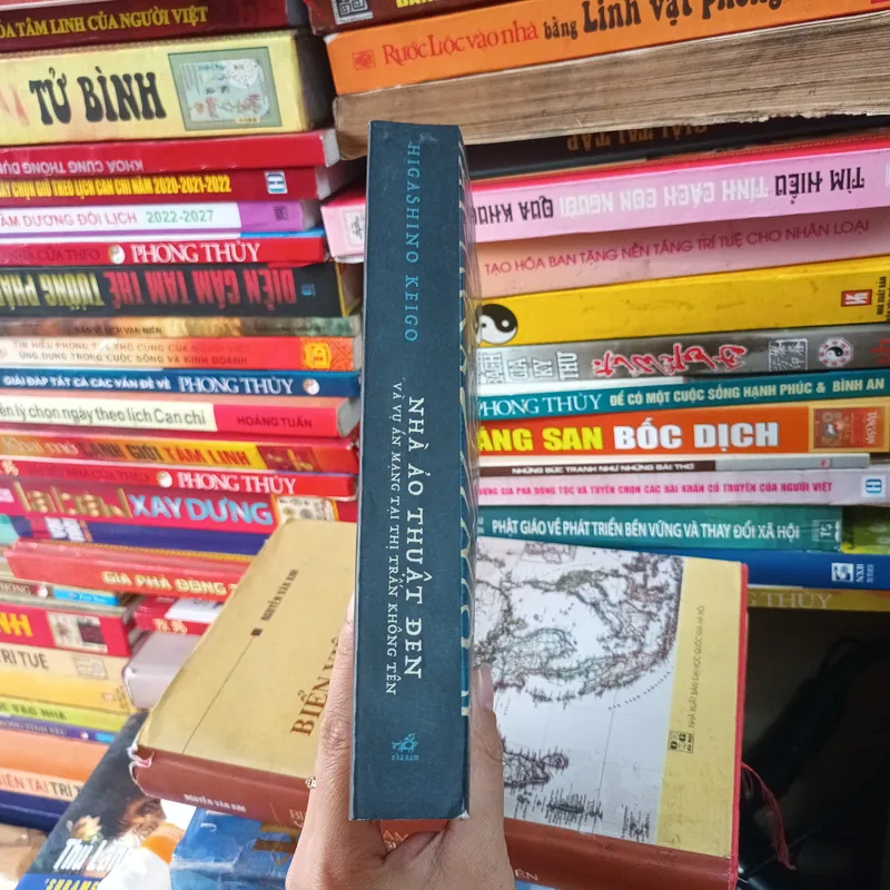 Nhà Ảo Thuật Đen Và Vụ Án Mạng Tại Thị Trấn Không Tên- Higashino Keigo 698660