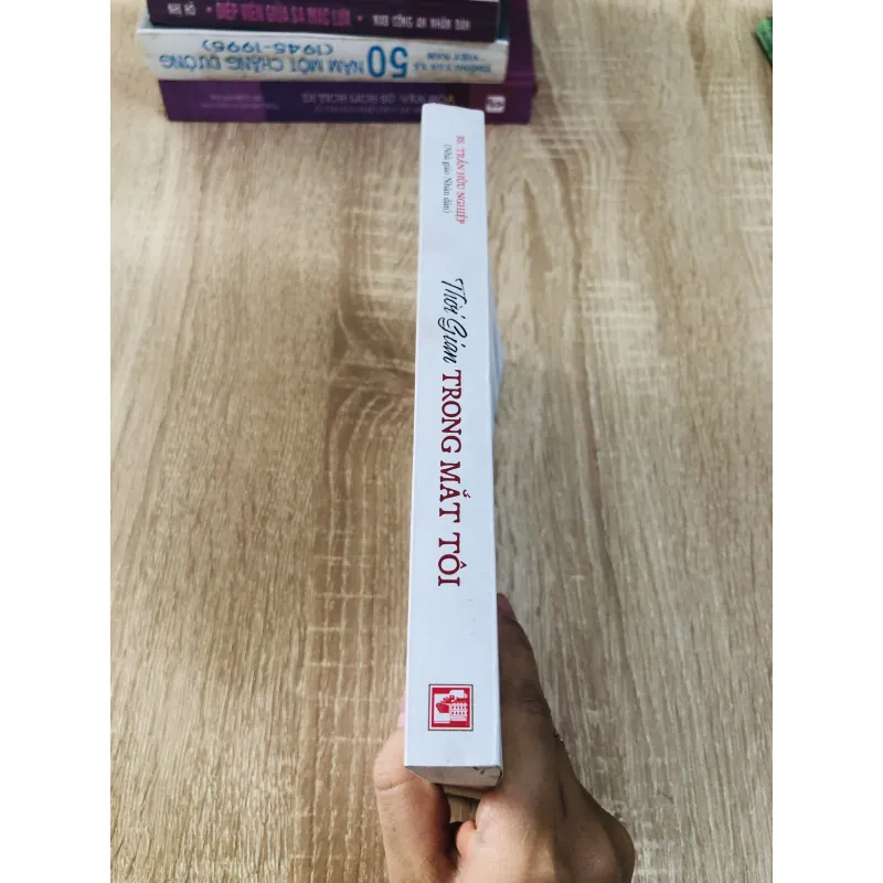 THỜI GIAN TRONG MẮT TÔI 1006330