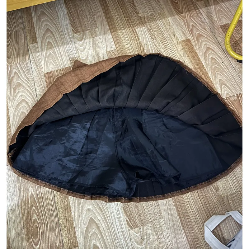 Chân váy xếp ly màu nâu  590373