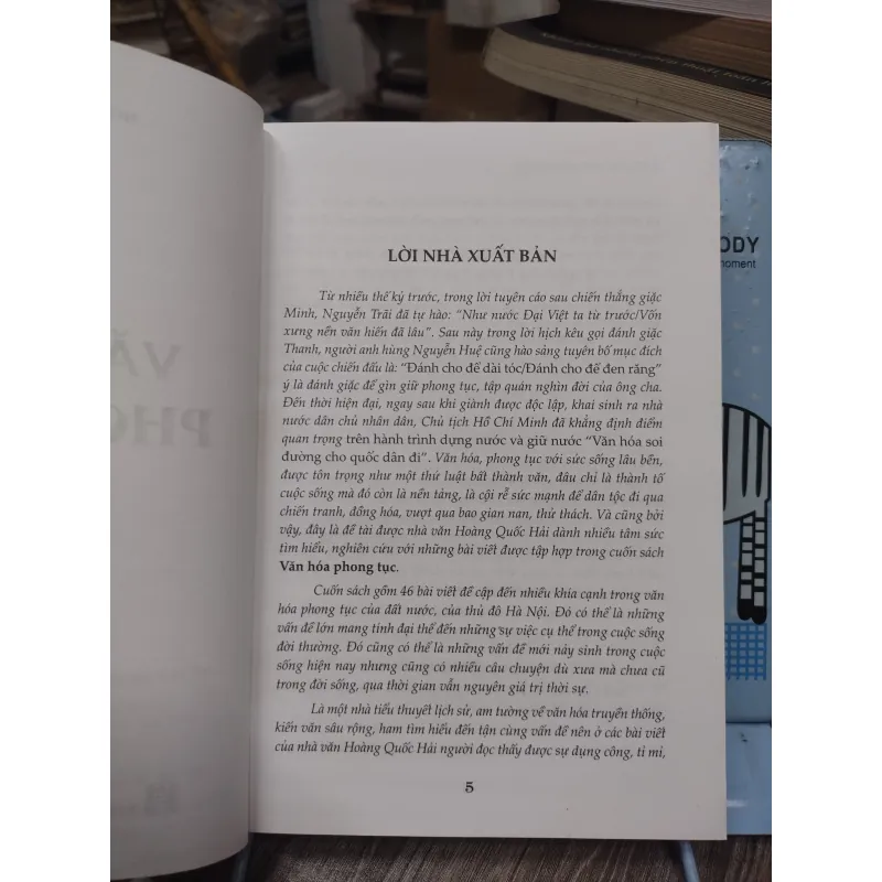 Sách: Văn hoá phong tục - TG: Hoàng Quốc Hải (A3) 735876