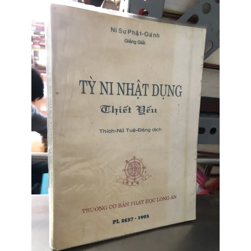 Tỳ ni nhật dụng thiết yếu - Ni sư phật oánh  1009769