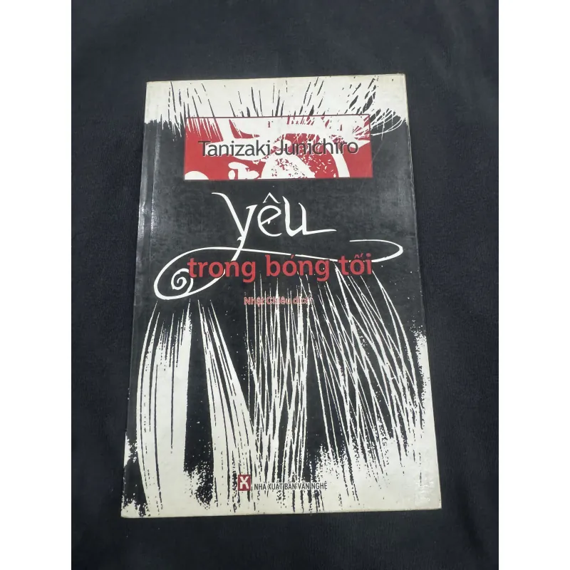 Yêu trong bóng tối 1033167