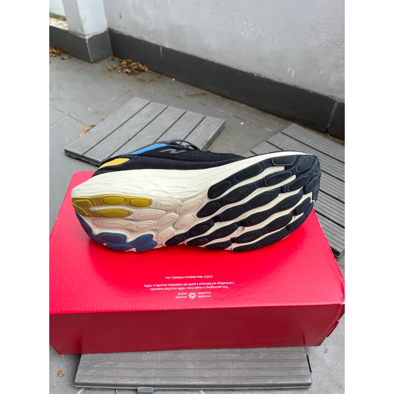 Giày chạy bộ nam New Balance EU44 màu đen 527576