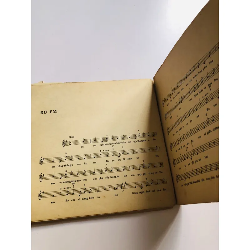 CA KHÚC TRỊNH CÔNG SƠN NXB: 1970 752765