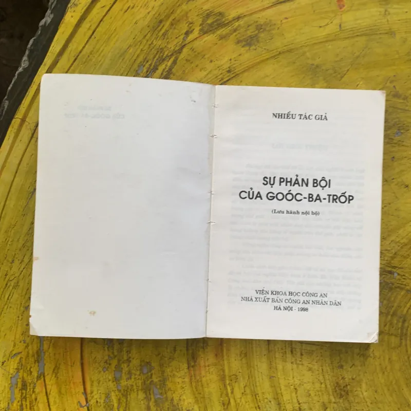 COMBO SỰ PHẢN BỘI CỦA GOOC-BA-TROP & BÍ ẨN VỀ CÁI CHẾT CỦA VLADIMIR MAIAKOVSKI 1009193