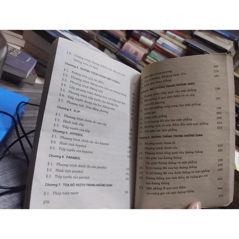 Tên Sách:Chuyên đề luyện thi vào Đại học Hình học giải tích (A2) Tác giả: Trần Văn Hạo 606015