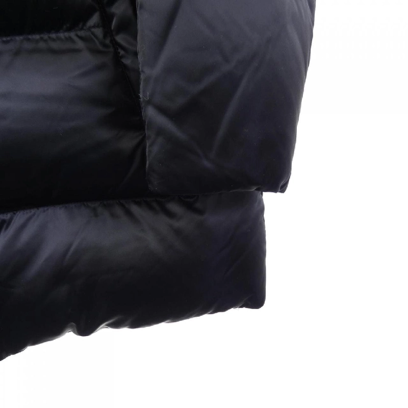 Áo khoác lông vũ PRADA với logo hình tam giác 29P117 R202 ROK - Hàng hiệu Chính hãng 817643