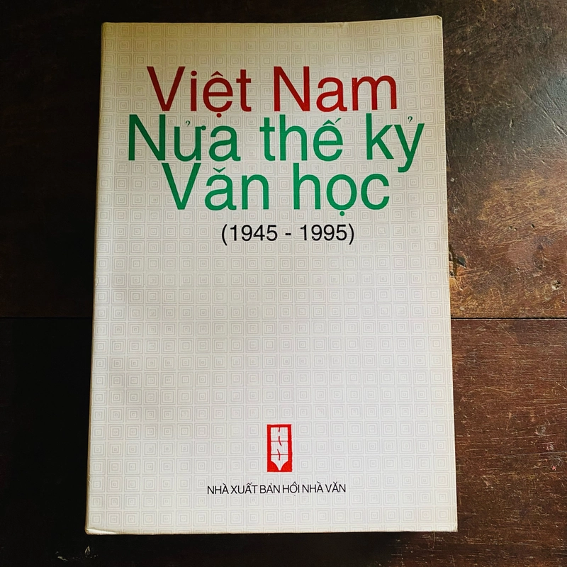 Việt Nam nửa thế kỷ văn học (1945-1995)  360733