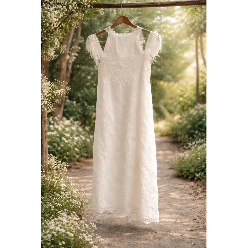 Váy cổ tròn, 2 tay xoã xuống ngang vai. 973072