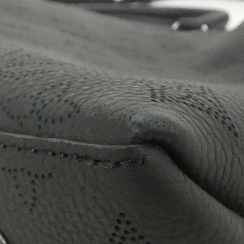 Túi xách Louis Vuitton Mahina Bella M59200 609143