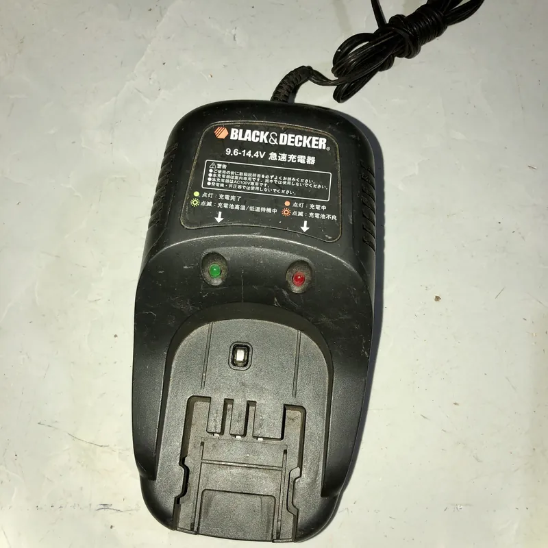 Bộ sạc pin 9.6-14.4V của hãng Black & Decker 571867