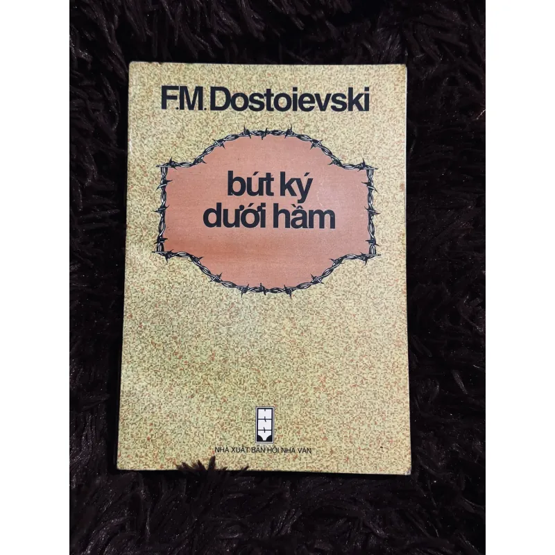 Bút ký dưới hầm (3 truyện ngắn của Dos) 976554
