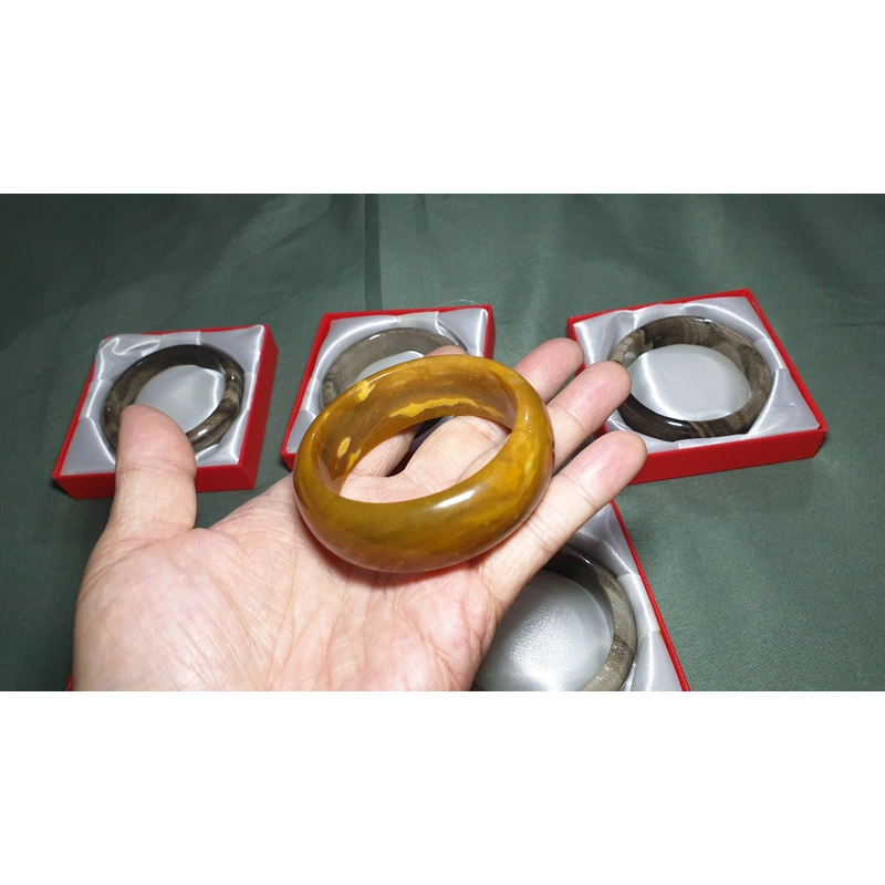 Vòng mã não vàng 55mm size nữ 503704