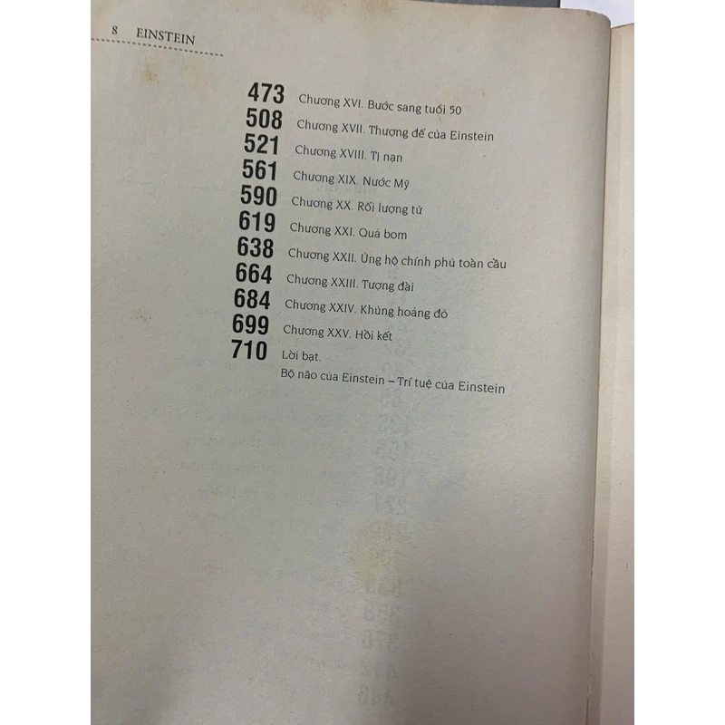 EINSTEIN CUỘC ĐỜI VÀ VŨ TRỤ - WALTER ISAACSON 526395