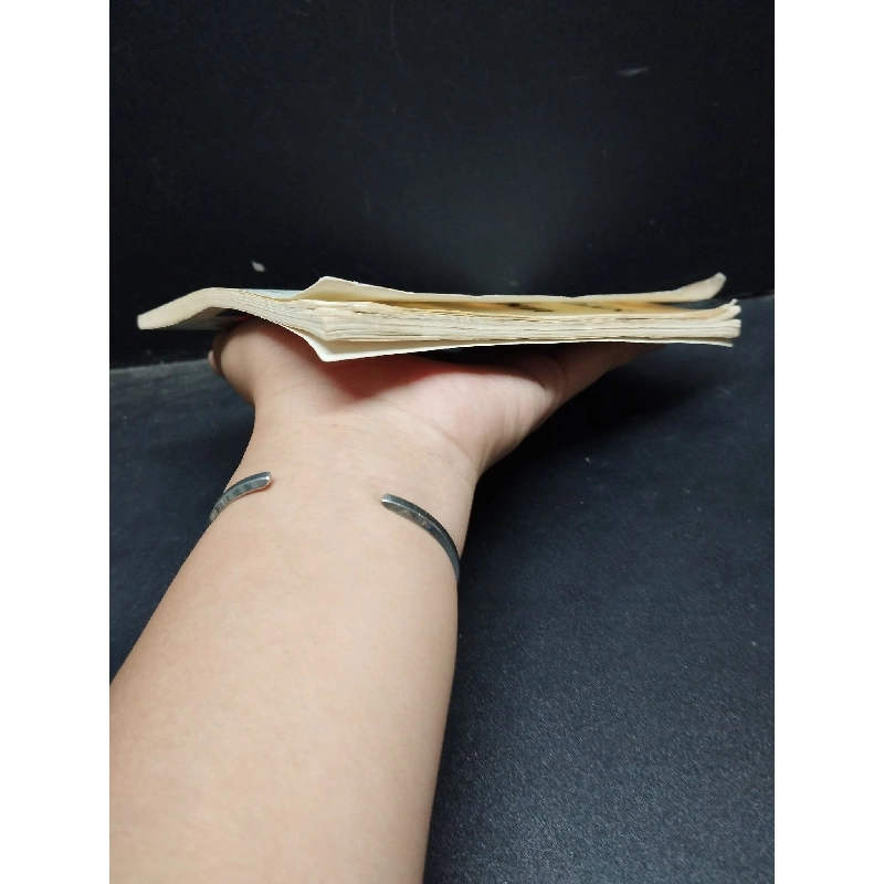 Em học toán trên máy vi tính Nguyễn Hạnh - Nguyễn Duy Linh 2001 mới 70% ố có viết tên nếp gấp bìa HCM0905 kỹ năng trẻ 914374