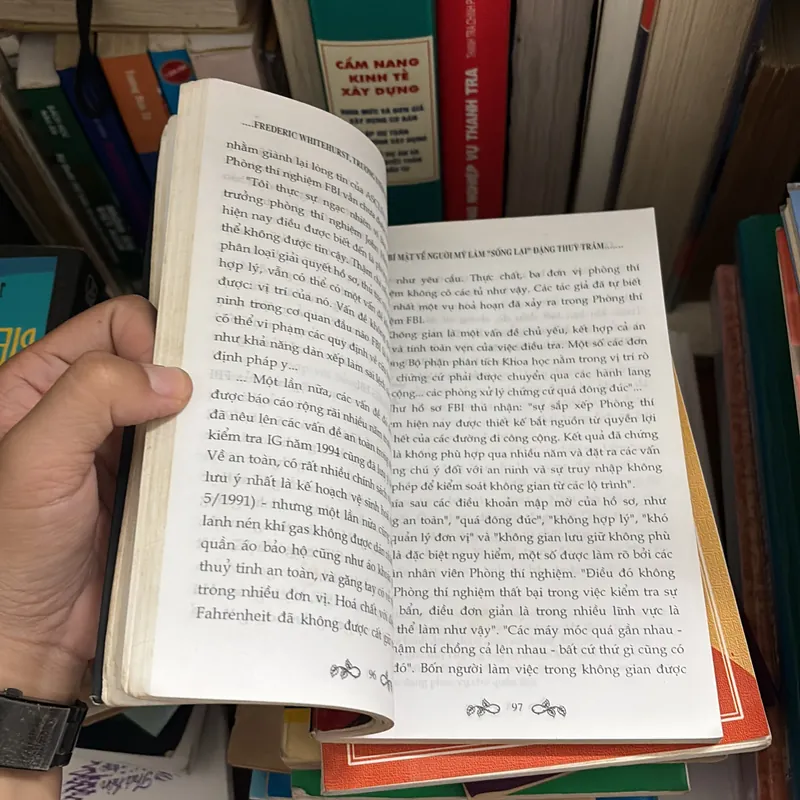 II Bí Mật Cuộc Đời Người Mỹ Làm “Sống Lại” Đặng Thuỳ Trâm - FREDERIC WHITEHURST - 2005 675182