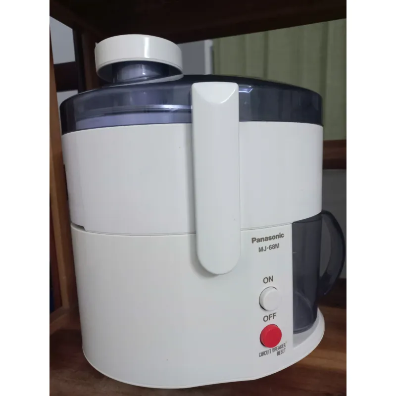 Máy ép trái cây Panasonic MJ-68MWRA - Hàng chính hãng 381457
