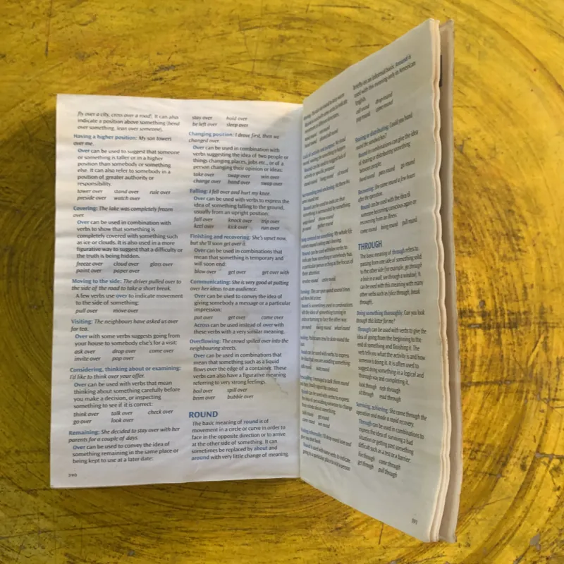 OXFORD PHRASAL VERBS DICTIONARY FOR LEARNERS OF ENGLISH  991284