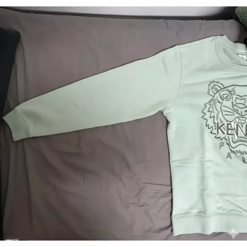 Áo sweater Kenzo màu xanh lá nhạt thêu đầu hổ size XL 729289