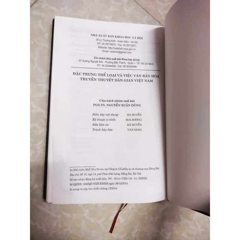 Sách: Đặc trưng thể loại và việc văn bản hóa truyền thuyết dân gian Việt Nam 717438