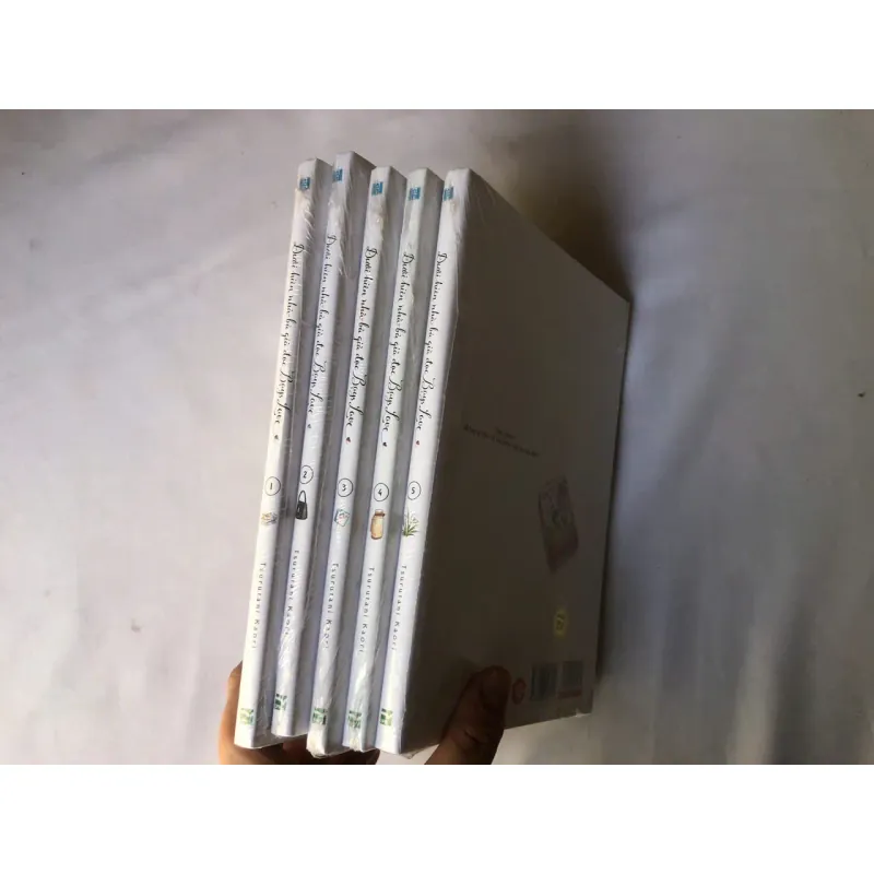 Trọn Bộ 5 Tập Dưới Hiên Nhà Bà Già Đọc Boys Love - Tsurutani Kaori 785072