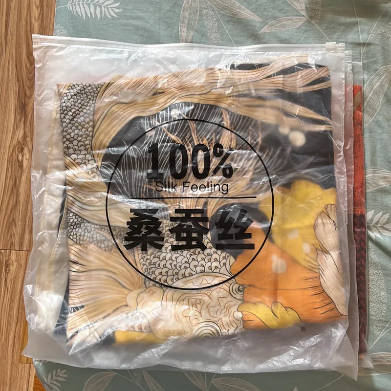 Khăn lụa mới 100% 573784