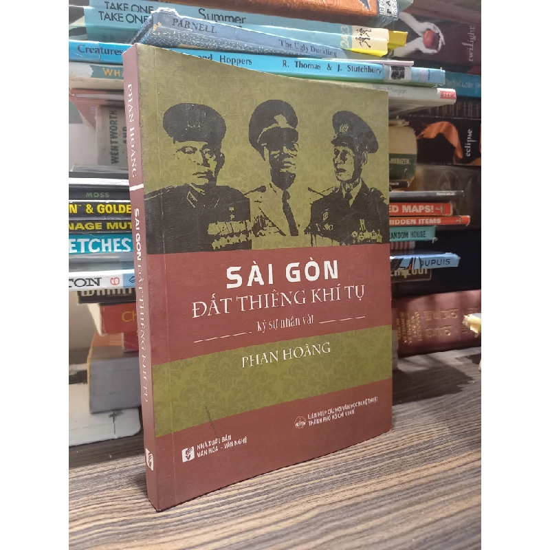 Sài Gòn đất thiêng khí tụ - Phan Hoàng 412861