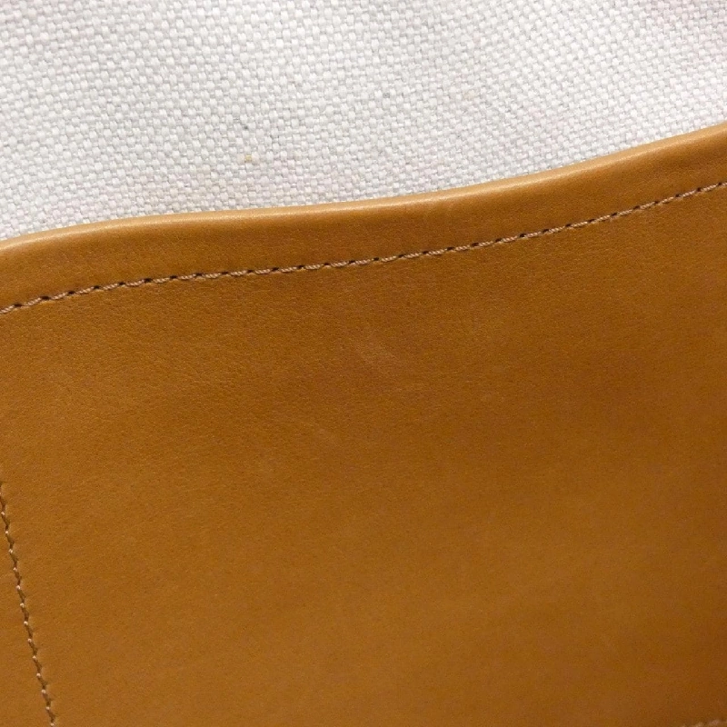 Túi Louis Vuitton Lock It MM M21342 619448