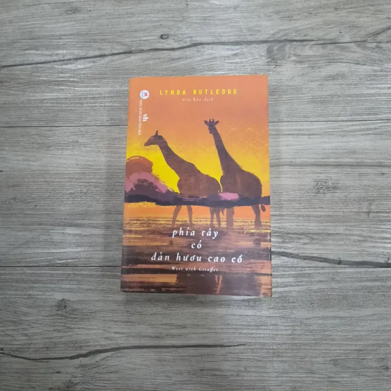 Phía tây có đàn hươu cao cổ 1006388