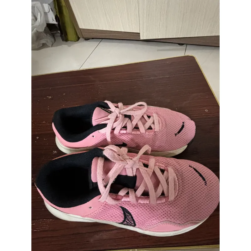 Giày Nike hồng mua tại store Japan 674884