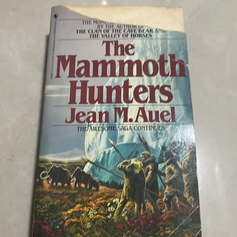 The mammoth hunters - Jean M. Auel 1020079