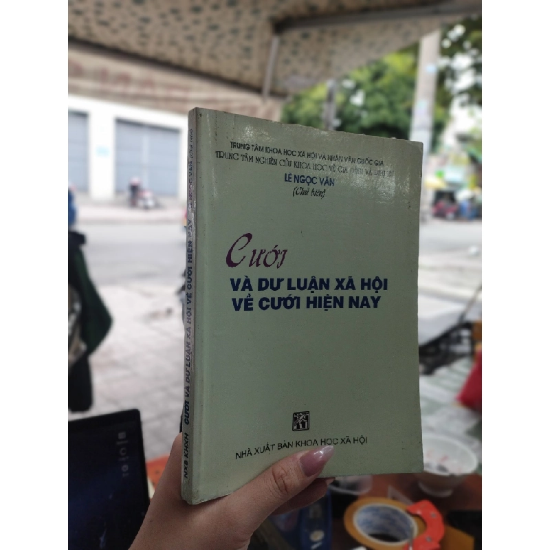 Cưới và dư luận xã hội về cưới hiện nay - Lê Ngọc Văn chủ biên 301027