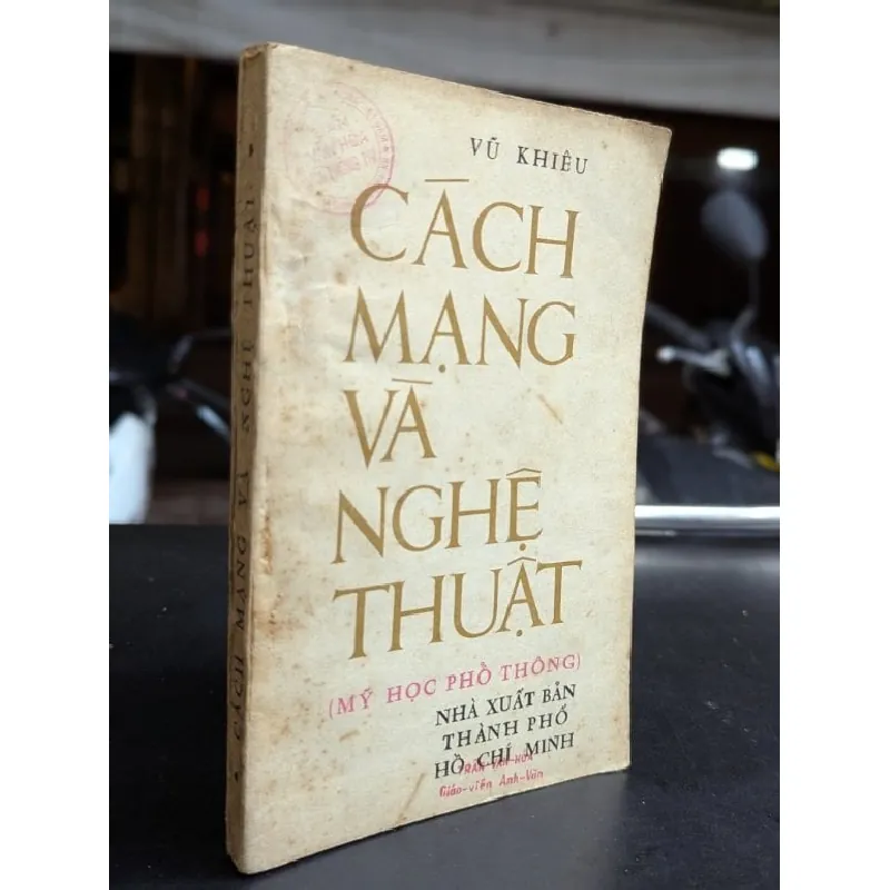 Cách mạng và nghệ thuật - Vũ Khiêu 592531