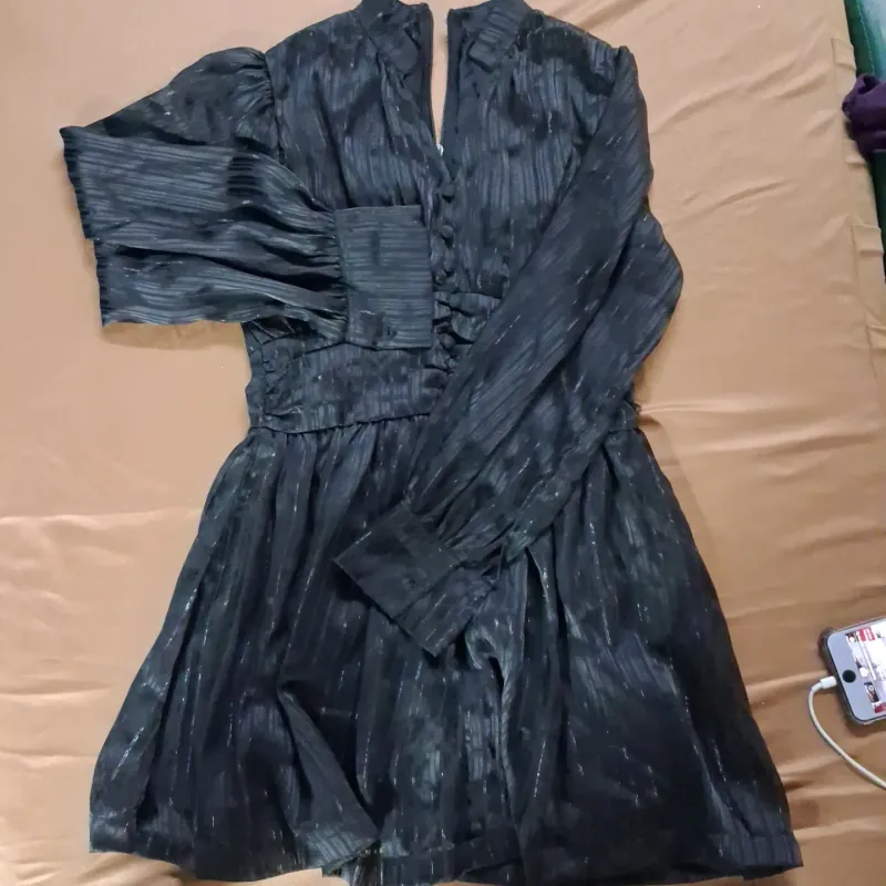 Đầm đen kim tuyến ngắn thời trang 777370