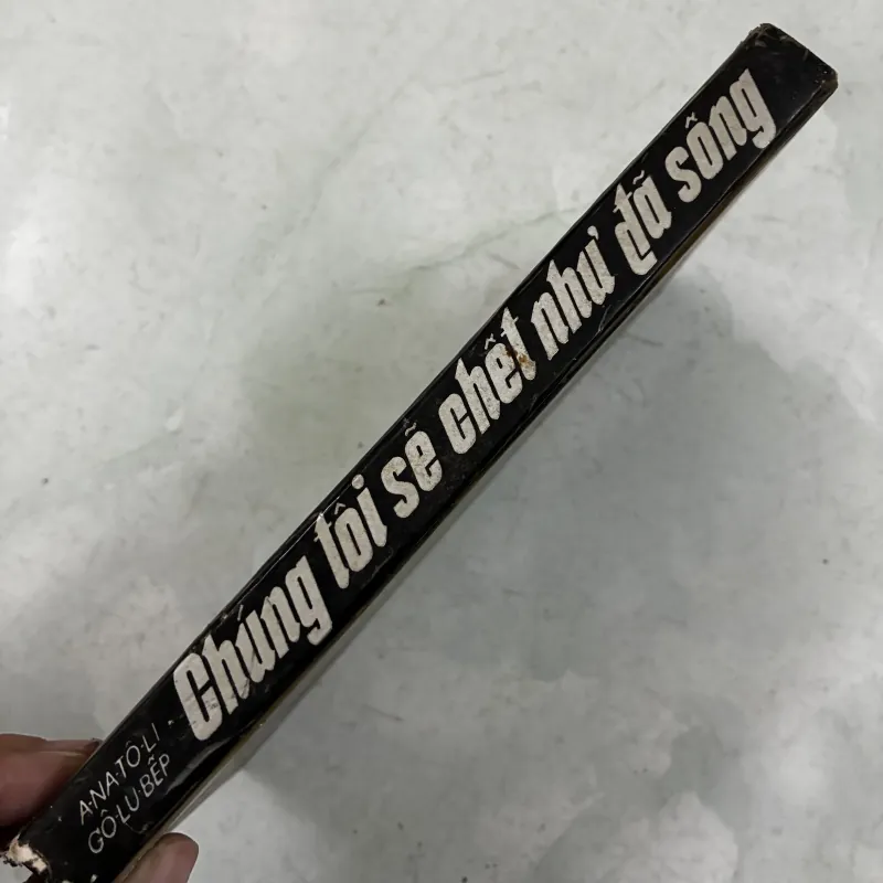 Chúng tôi sẽ chết như đã sống 1024649