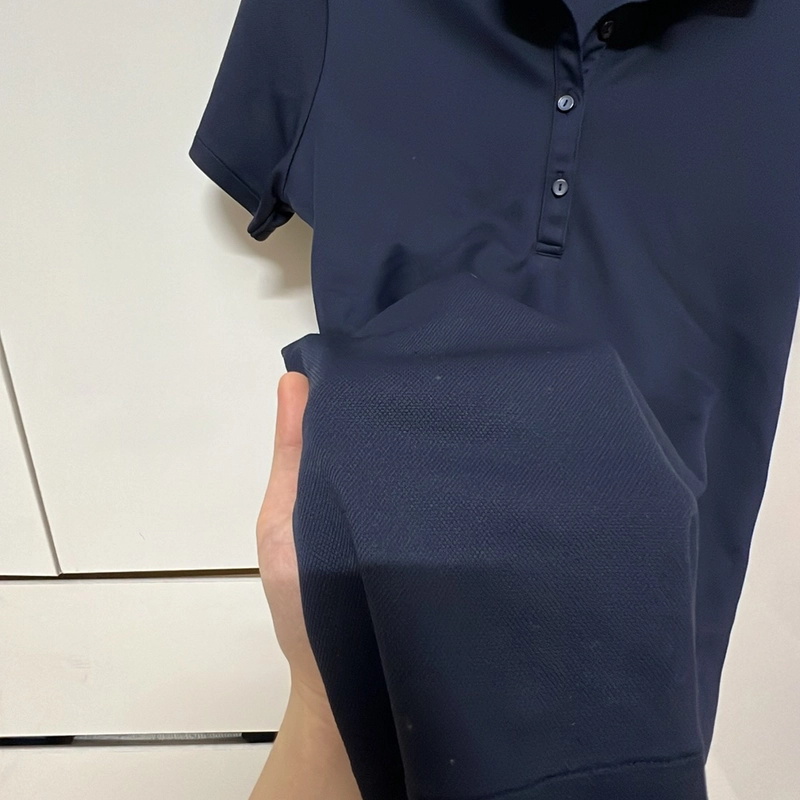 Áo polo Uniqlo size M màu xanh đen chính hãng 223502