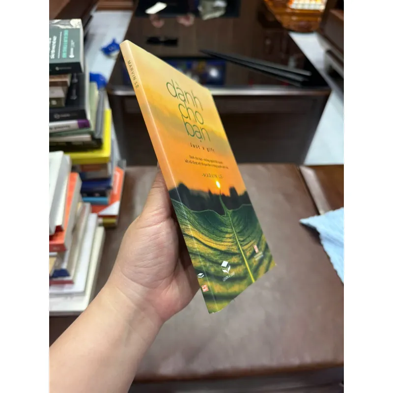 “Dành Cho Bạn (Just a Gift)” của tác giả Marvin Le- K2 998137
