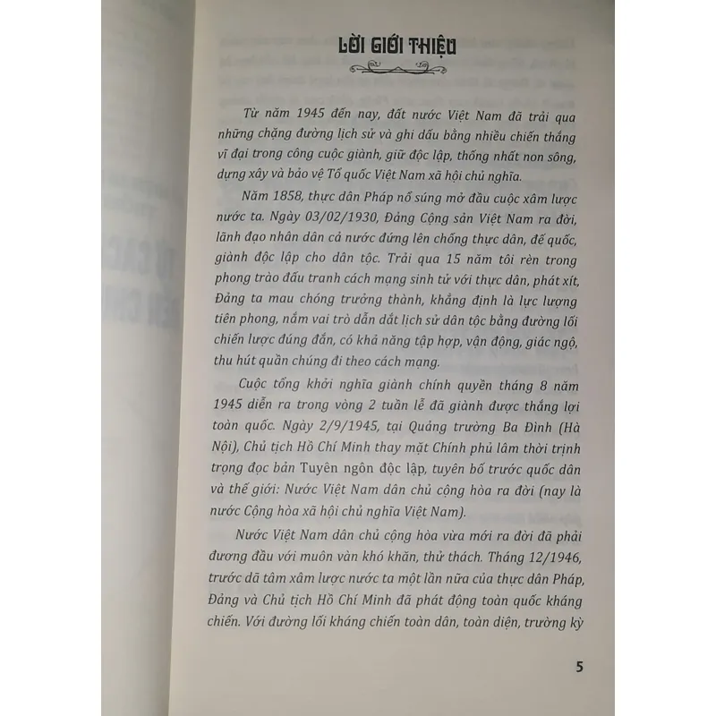 Sách: Từ Cách mạng tháng 8 đến chiến dịch Hồ Chí Minh 1975 694056