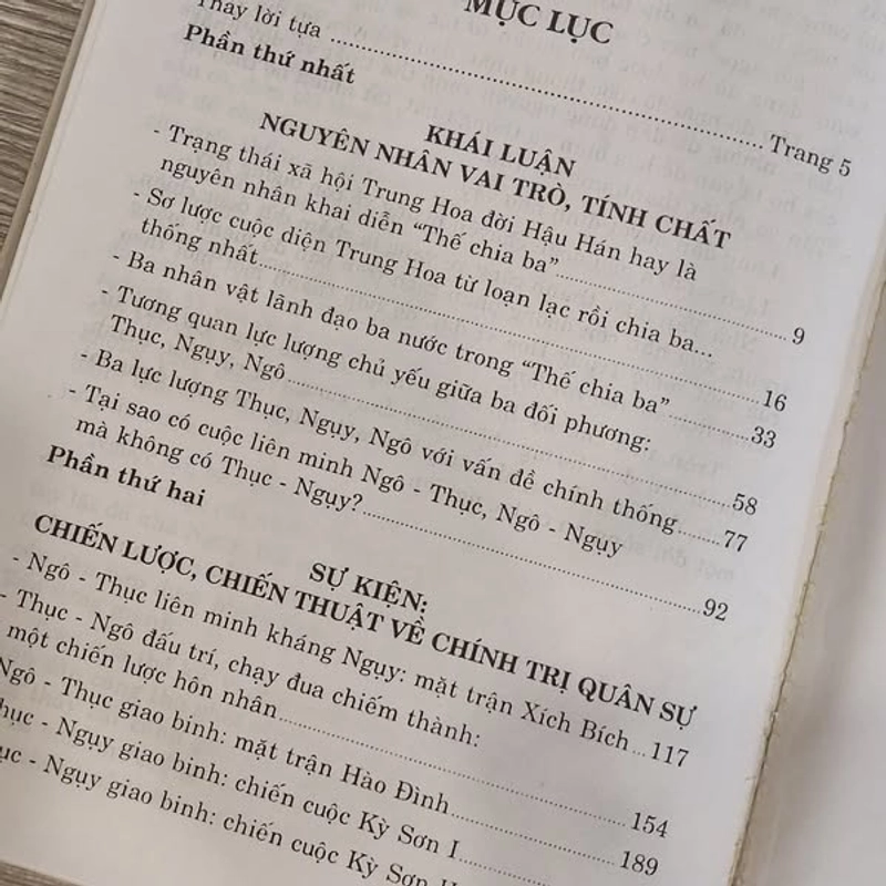 Tam Quốc bình giảng - Nguyễn Tử Quang 463084