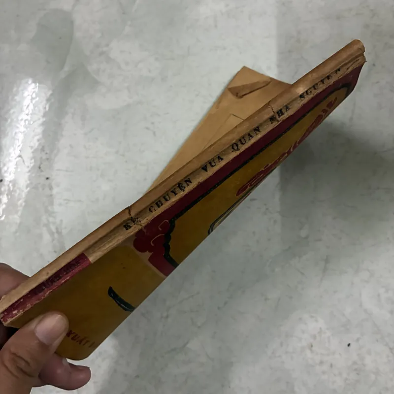 Kể chuyện vua quan nhà Nguyễn 1025113