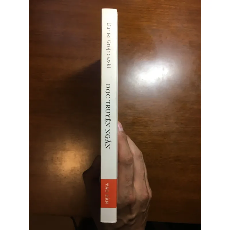 [PHÊ BÌNH] Đọc truyện ngắn - Daniel Grojnowski 590782