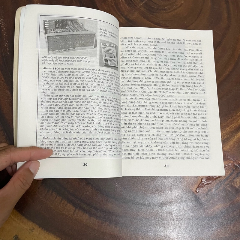 II 2 Cuốn Sách Về Bill Gates - 2000, 2006 443703