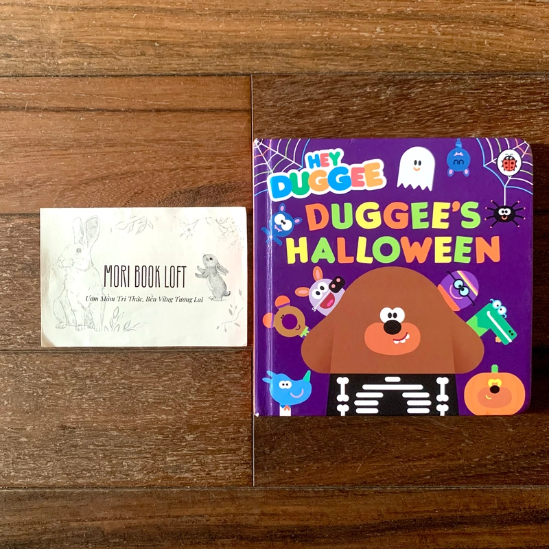 Sách ngoại văn Hey Duggee: Duggee’s Halloween, Used, Board Book 542233