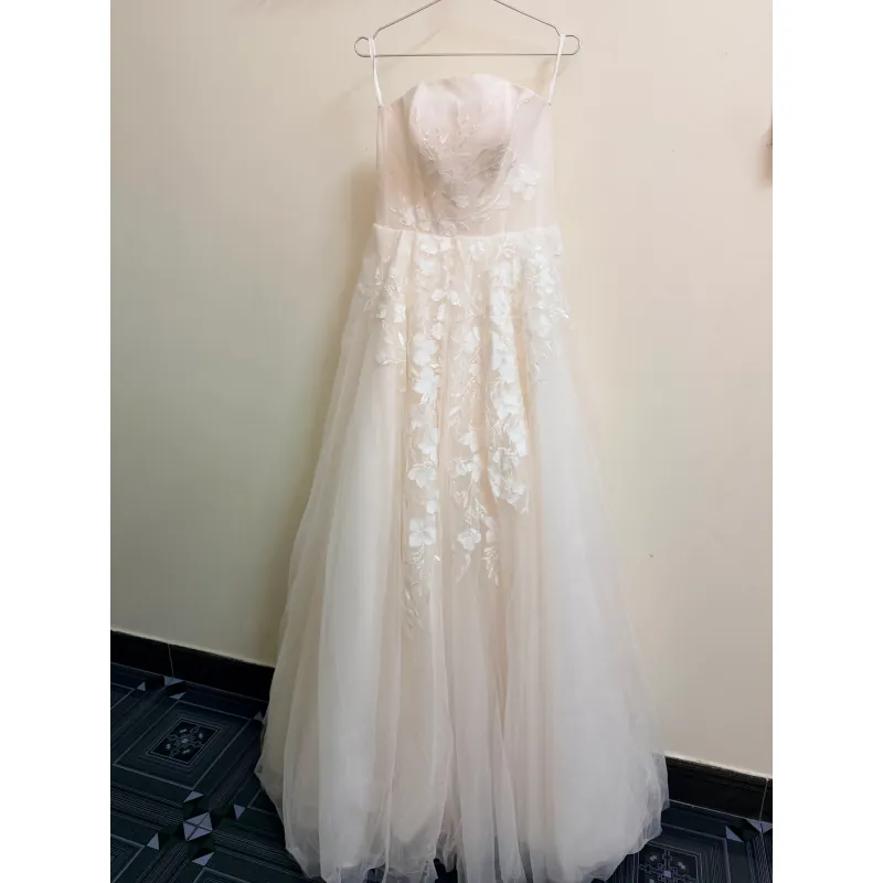 Váy cô dâu quây tách rời, size S, váy trắng ánh lên màu hồng nude  1009792
