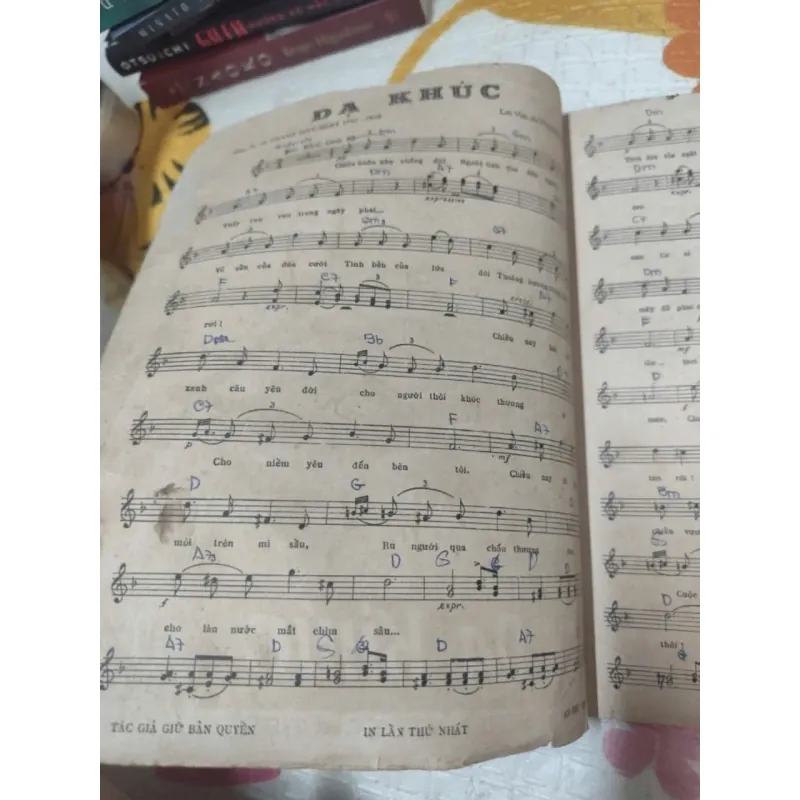  DẠ KHÚC – Phạm Duy (1954)

Tờ nhạc xưa in lần đầu 932660